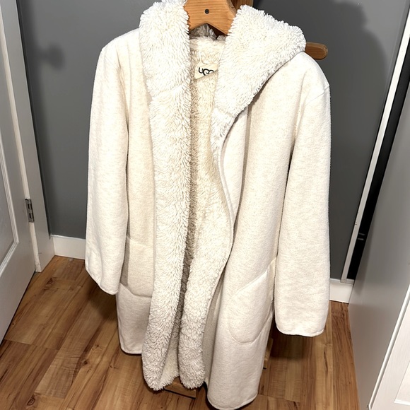 UGG Jackets & Blazers - Ugg super soft size Medium warm, jacket sweater, fluffy